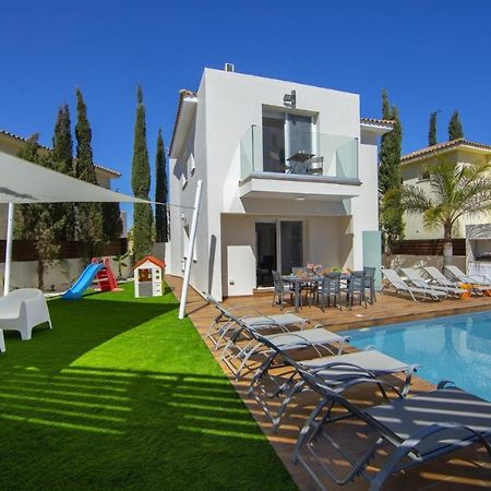 Tsokkos Family Villa - Pool Garden 2' Walk To Beach โปรทาราส ภายนอก รูปภาพ