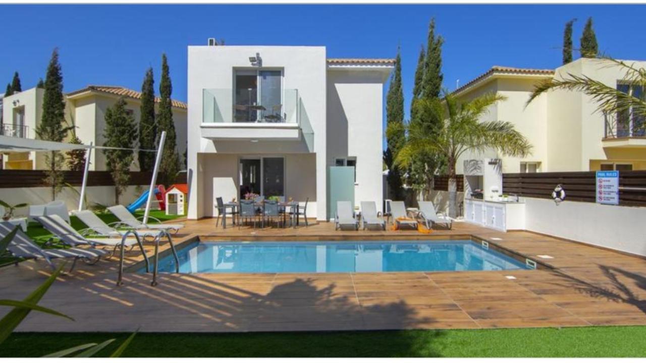 Tsokkos Family Villa - Pool Garden 2' Walk To Beach โปรทาราส ภายนอก รูปภาพ
