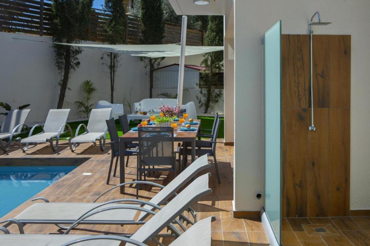Tsokkos Family Villa - Pool Garden 2' Walk To Beach โปรทาราส ภายนอก รูปภาพ