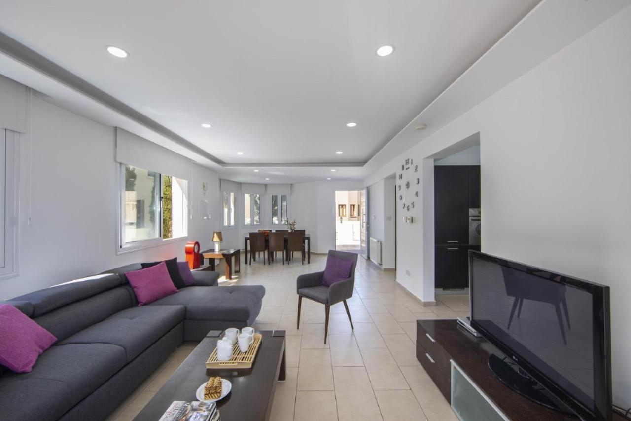 Tsokkos Family Villa - Pool Garden 2' Walk To Beach โปรทาราส ภายนอก รูปภาพ