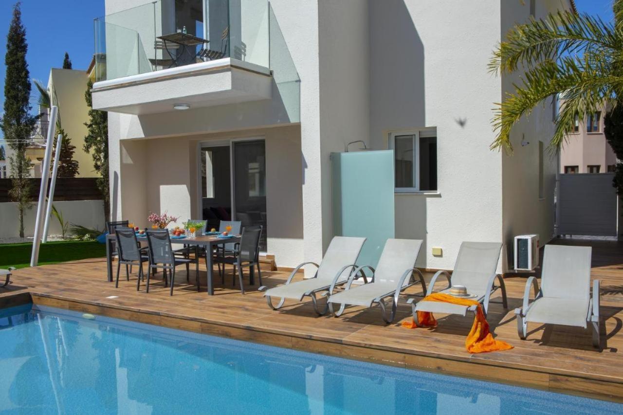 Tsokkos Family Villa - Pool Garden 2' Walk To Beach โปรทาราส ภายนอก รูปภาพ