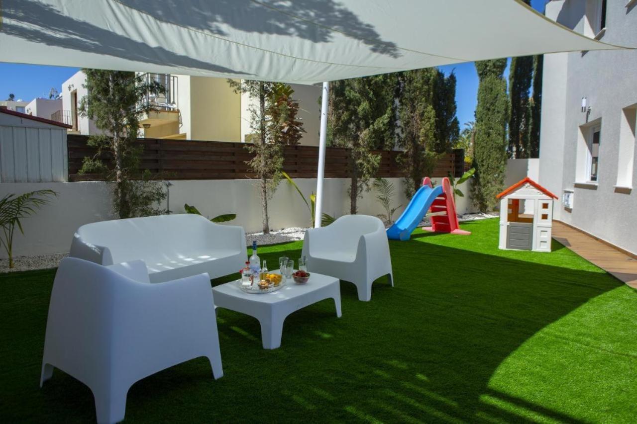 Tsokkos Family Villa - Pool Garden 2' Walk To Beach โปรทาราส ภายนอก รูปภาพ