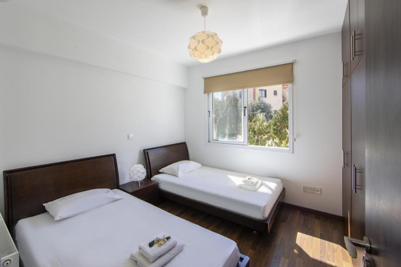 Tsokkos Family Villa - Pool Garden 2' Walk To Beach โปรทาราส ภายนอก รูปภาพ